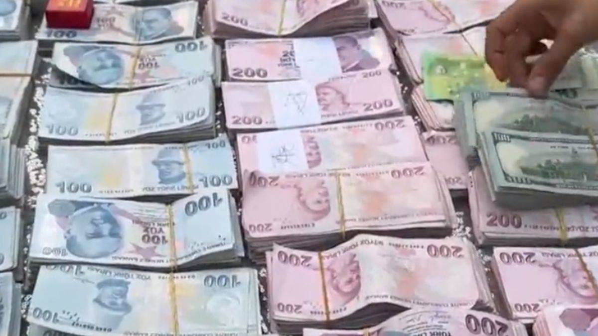 Düğünde TL, dolar havada uçuştu