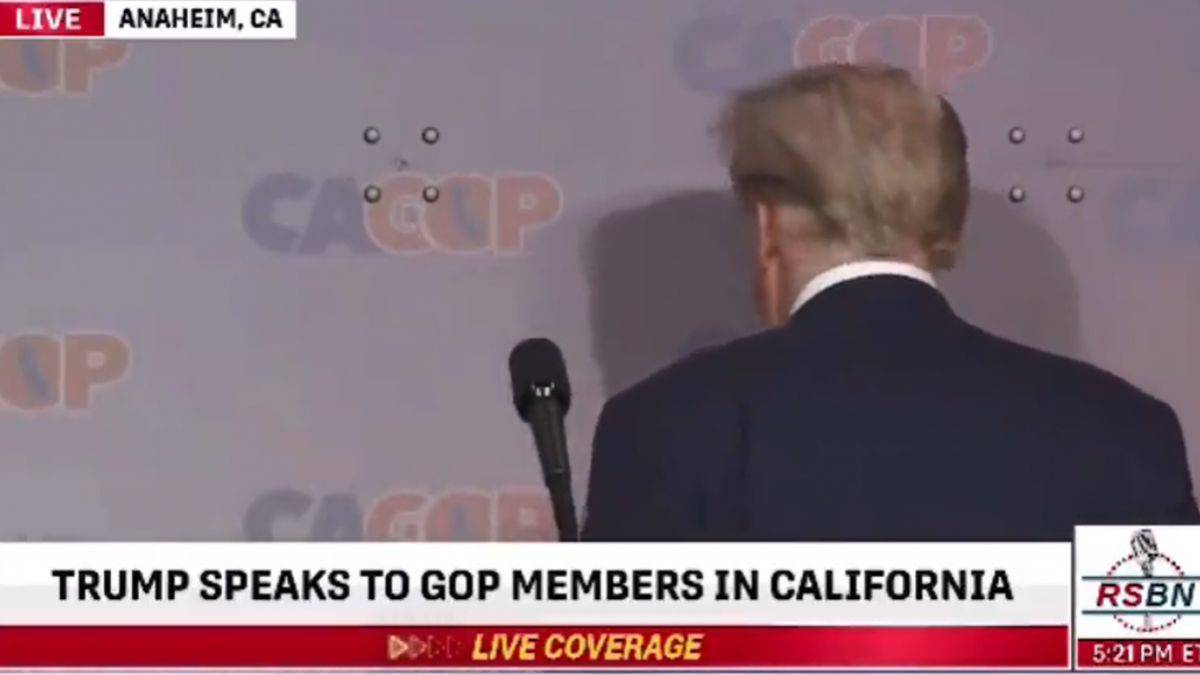 Trump'ın Biden taklidi kahkahaya boğdu