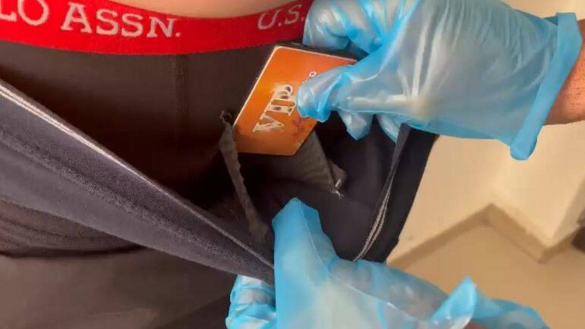 Ehliyet sınavında kopya çekerken yakalandı