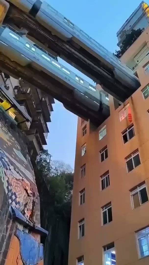 Chongqing'deki Liziba İstasyonu