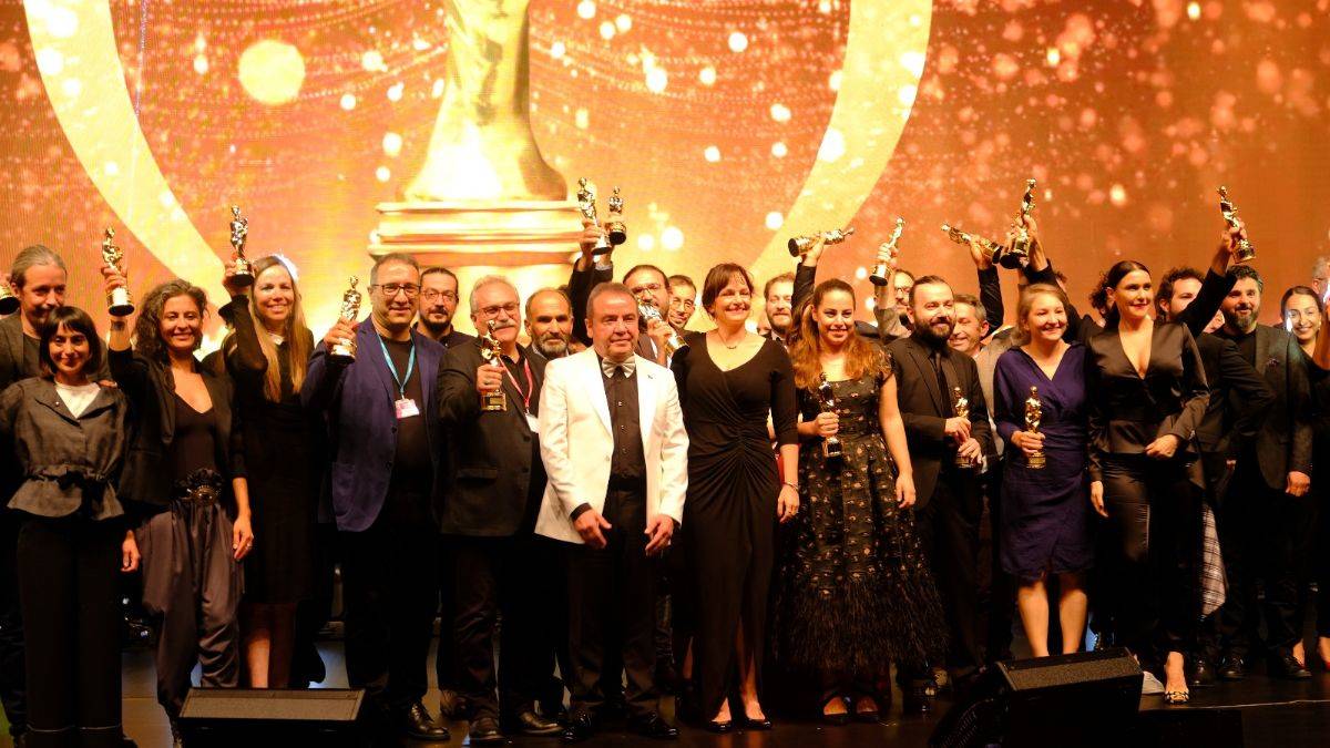 'Beyaz Türkler ellerindekini kaybederlerse belki akıllanırlar'