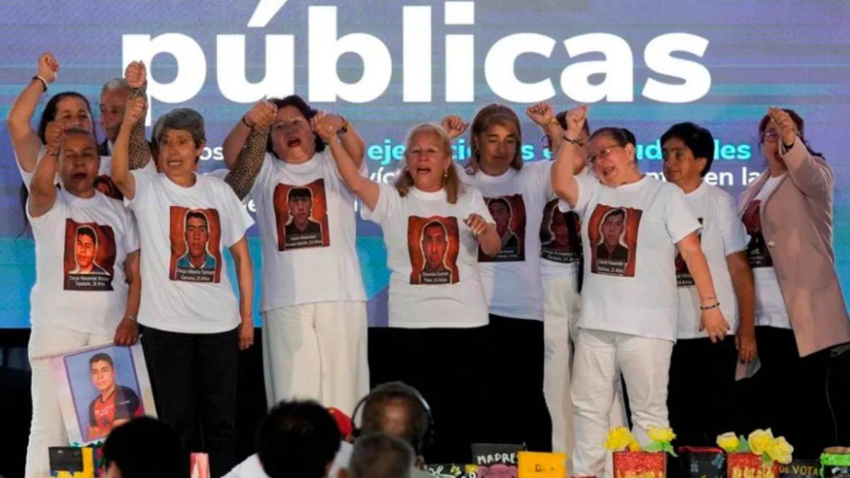 Kolombiya hükümeti öldürülen 19 kişi için özür diledi