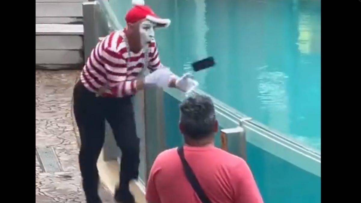 Öyle bir şaka yaptı ki...