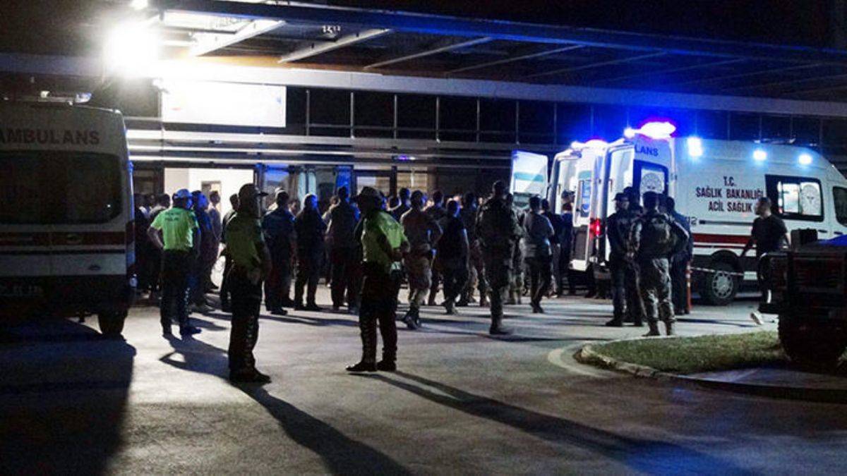 Suriye'de TSK üssüne saldırı: 8 yaralı