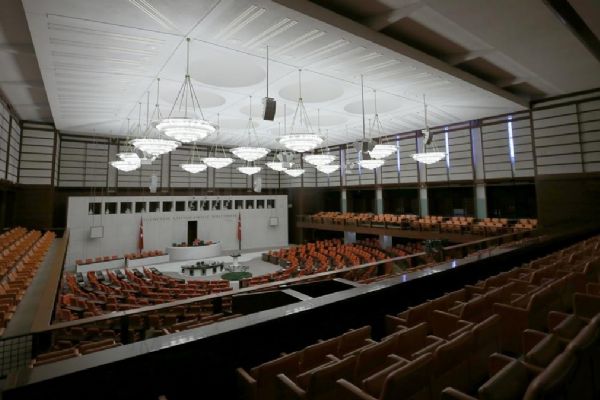 Lübnan tezkeresi TBMM'de!