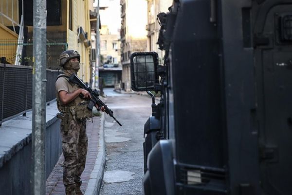 DEAŞ'a ''Kıskaç Operasyonu'': 9 şüpheli adliyeye sevk edildi