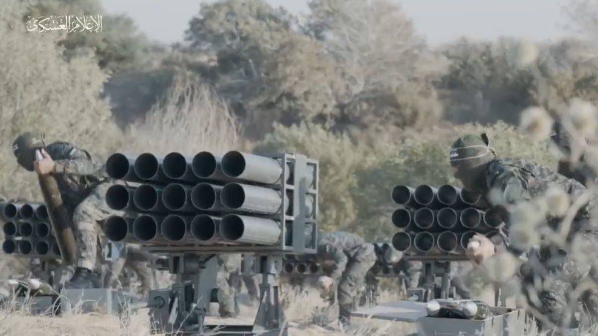 El Kassam'dan binlerce roketin fırlatılma görüntüleri