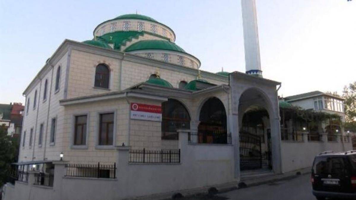 Camiden 'anne kedi üzgün, ağlıyor' anonsu