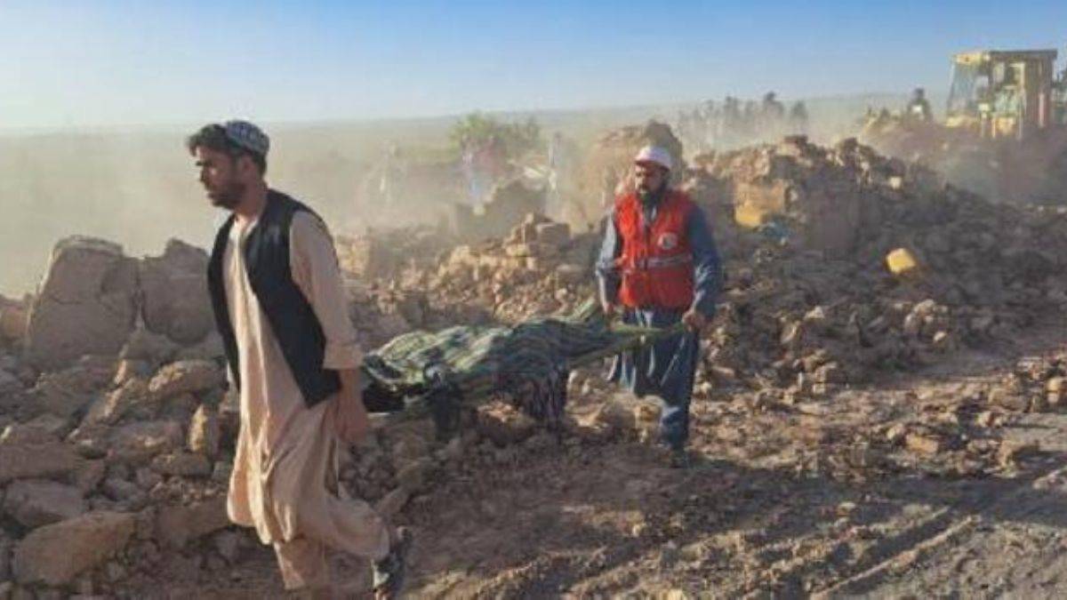 Afganistan'daki depremde büyük yıkım yaşandı