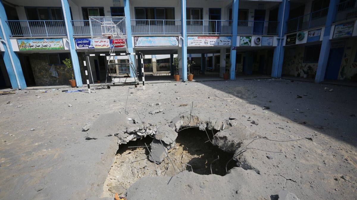 İsrail evleri ve camileri vuruyor