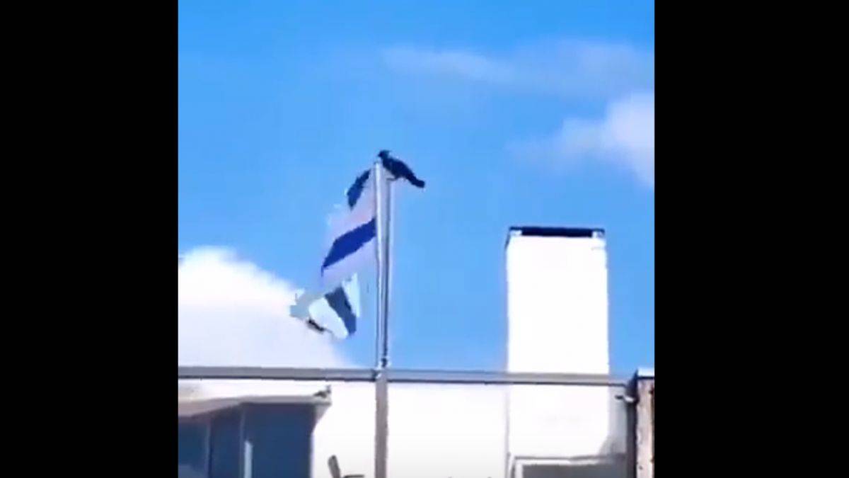 Karga İsrail bayrağını indirdi