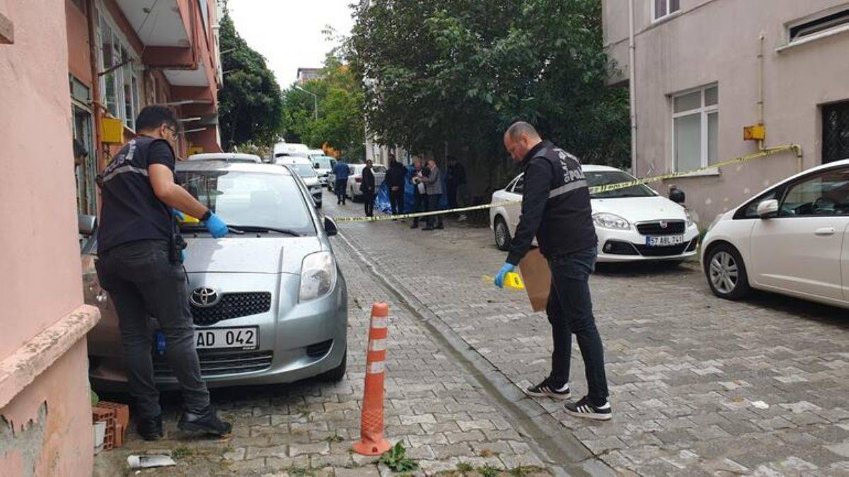 Pusu kurup eski eşine ateş açtıktan sonra intihar etti