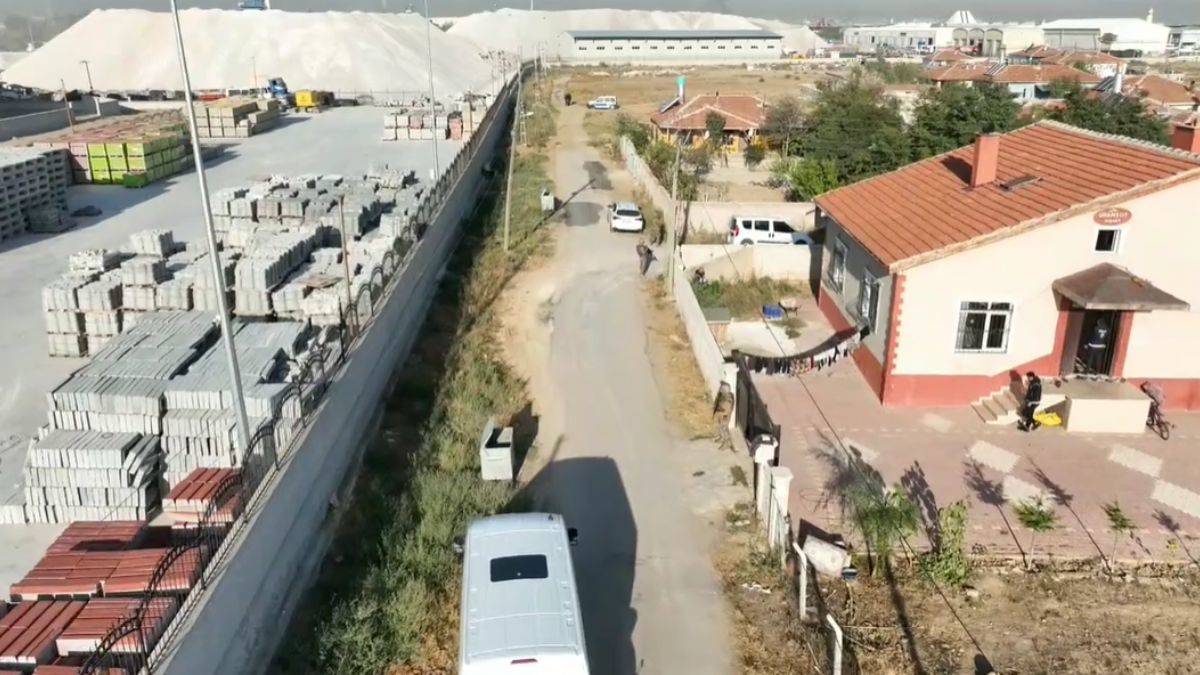 'Buraya polis giremez' diyenler alay konusu oldu