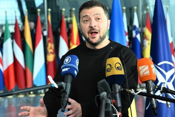 Zelenski'den sürpriz adım! NATO karargahına geldi