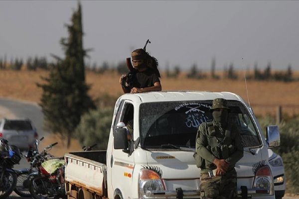 Deyrizor'da Arap aşiretleri PKK/YPG'ye karşı ayaklandı! Birçok noktada çatışmalar başladı