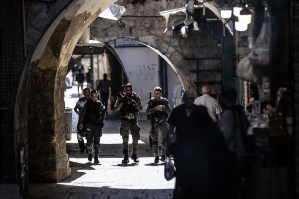 İsrail polisi Filistinlilerin Eski Şehir ve Mescid-i Aksa'ya girişlerine engel oluyor