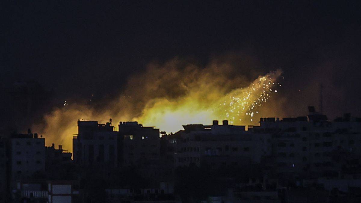 İsrail, Gazze'de göç konvoyunu vurdu, çocuk hastanesini bombaladı