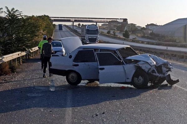 Kırıkkale'de trafik kazası: 2'si çocuk 3 yaralı