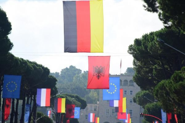 Berlin Süreci Liderler Zirvesi Arnavutluk'ta başladı