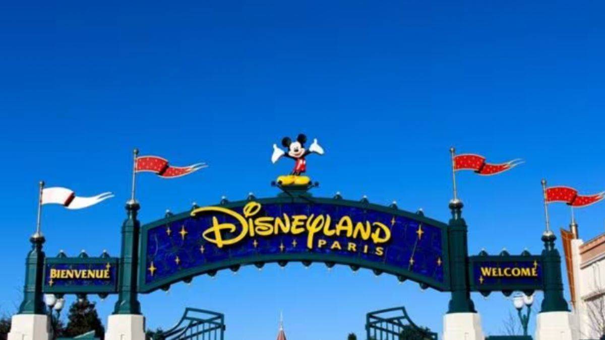 AP vekillerini taşıyan tren yolunu şaşırdı