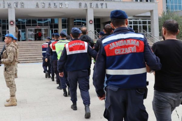 6 FETÖ şüphelisi sınırda yakalandı