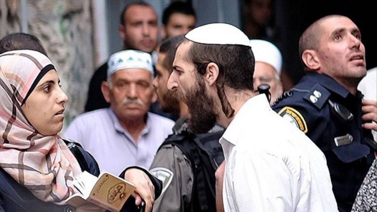 'Müptezeli tarihçiden, şaklabanı hocadan, yavşağı akademisyenden ayırmak...'