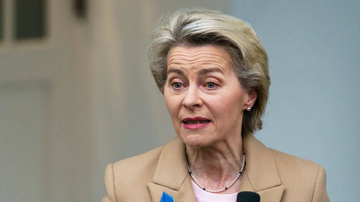 İsrail'i, İsrail'den fazla savunuyor