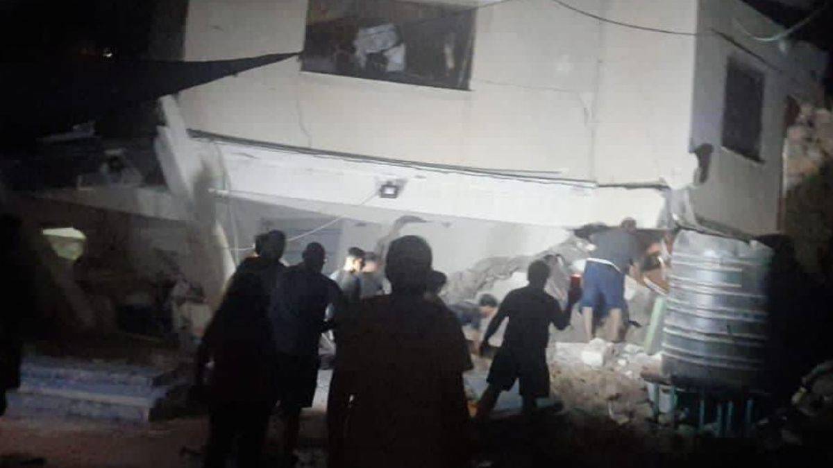 İsrail, sivillerin sığındığı tarihi kiliseyi bombaladı!