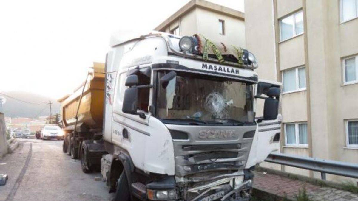 Uyuşturucu etkisinde 30 kilometre kaçtı! 2 polis, 1 bekçi ağır yaralı