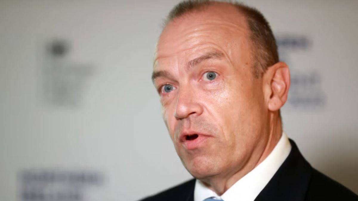 İngiliz kadın Filistin'in haklarını savunurken bakan zorlandı