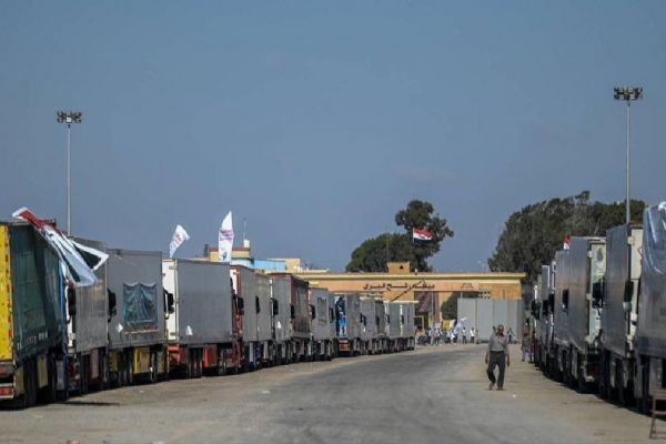 Mısır Kızılayı: Refah Sınır Kapısı'ndan giriş yapan yardım konvoyu tıbbi malzemeden oluşuyor