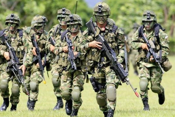 Kolombiya'da 18 asker kaçırıldı