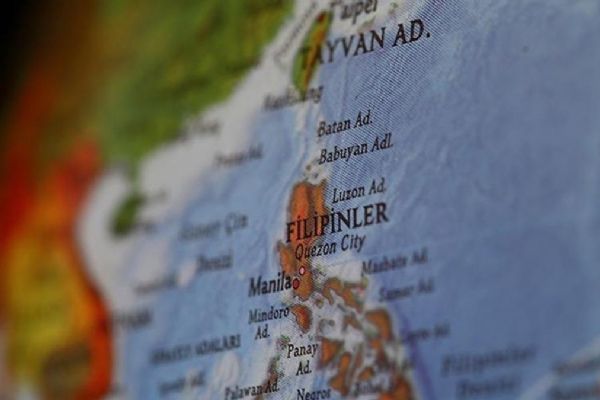 İki ülke arasında tehlikeli gerilim! Savaş gemileri çarpıştı