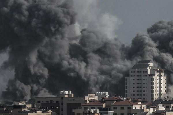 İsrail Gazze'de savaş suçu işliyor!