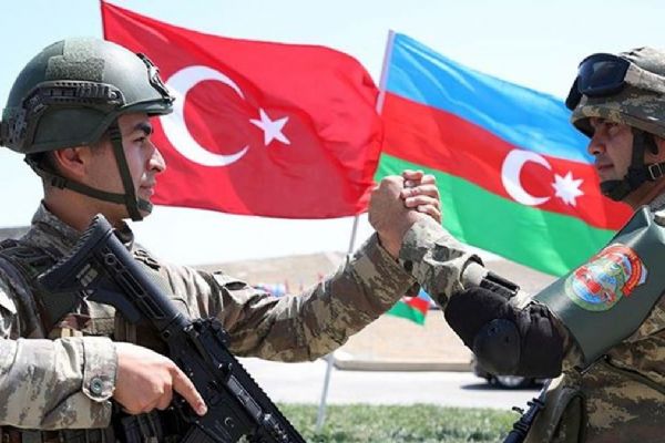 130 tank, 20 uçak ve helikopter... İşgalden kurtarılan bölgede gövde gösterisi