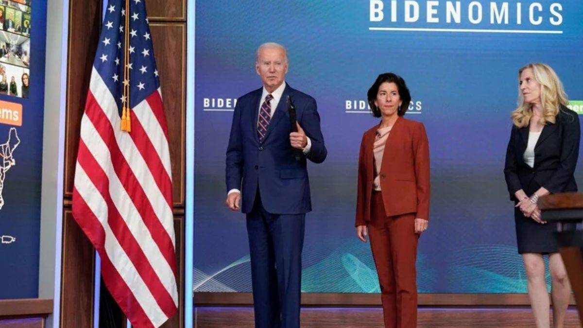 Biden salonu terk etti: 'Acil gitmem gerekiyor'