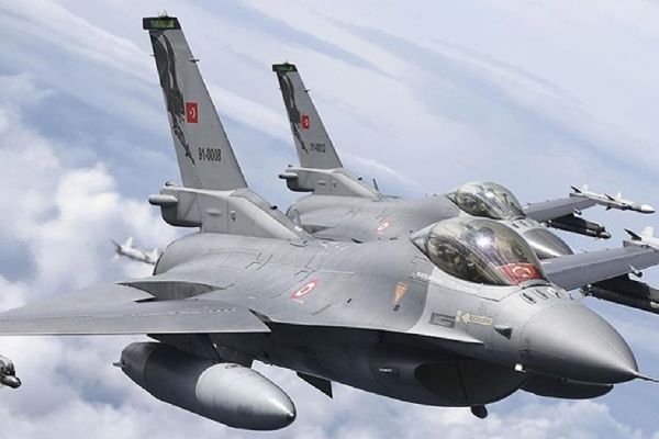 Kardeş ülke ile ortak tatbikat gerçeği aratmadı! Türk F-16'lar hedefi tam isabetle vurdu