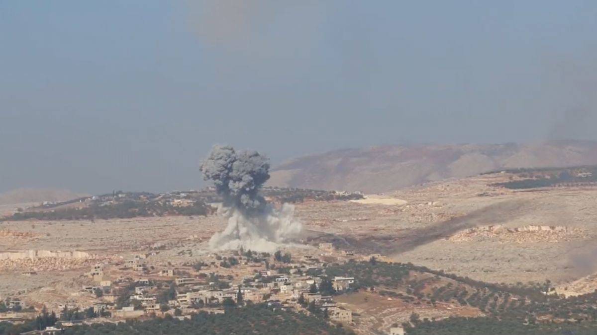 Rus uçakları İdlib'i bombaladı: 5 ölü