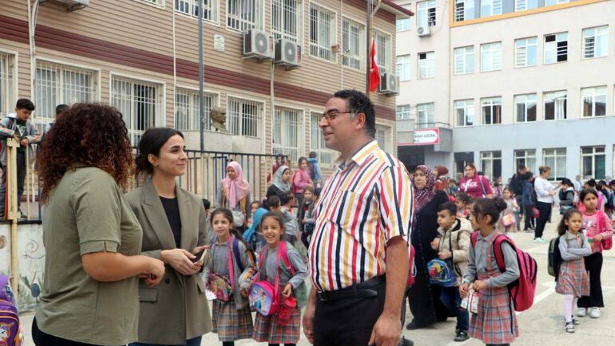 Kimse inanmıyor; masallardan etkilenip 44 dil öğrendi