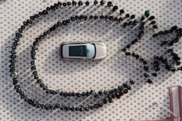 Amasya'da öğrencilerden Togg'lu koreografi