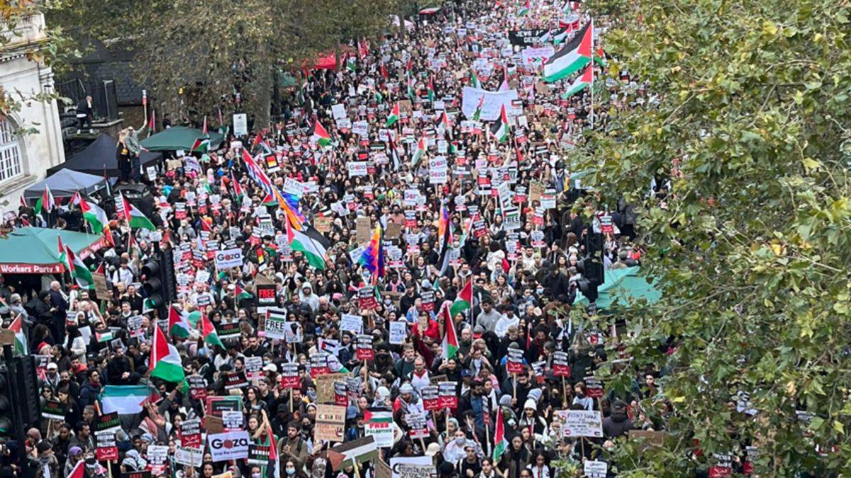 Londra’da Filistin'e destek: 300 bin kişi katıldı