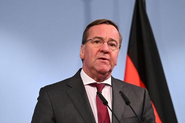 Almanya Savunma Bakanı'ndan savaş mesajı! ''Hazırlıklı olmalıyız''