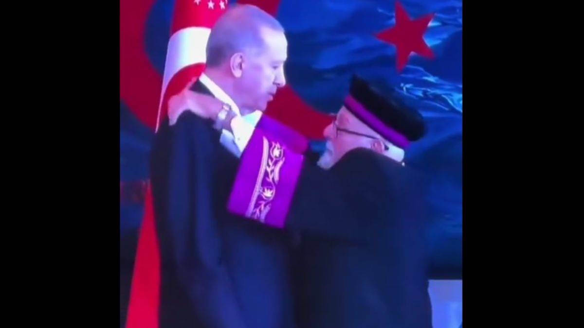 Hahambaşı'ndan garip hareketler