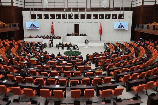 TBMM'de milletvekillerine ''sigara yasağı'' hatırlatması! Hassasiyet gösterilmesi istendi