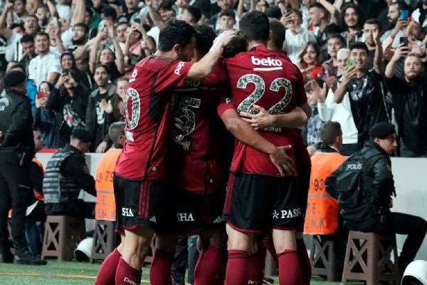 Beşiktaş zorlu günleri atlatmak istiyor