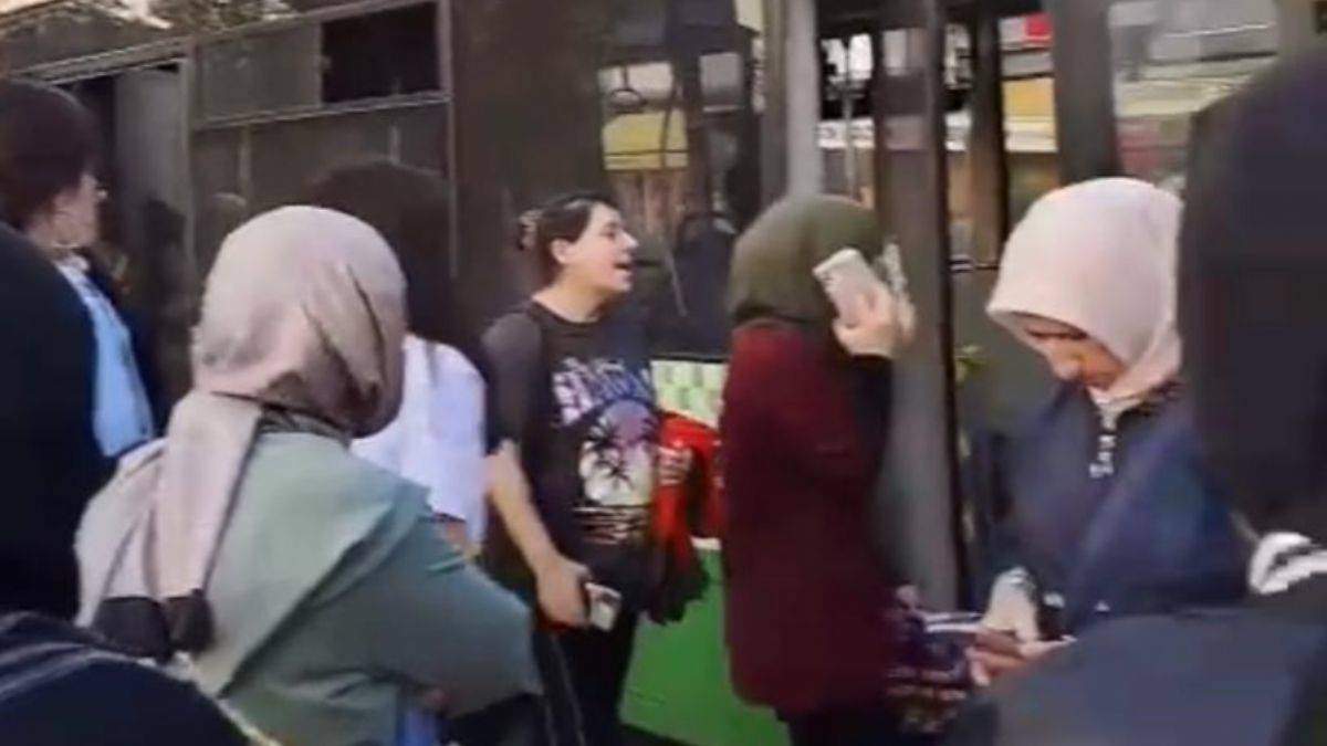 ‘Çok konuştukları’ için yolcuları indirip, yola devam etti