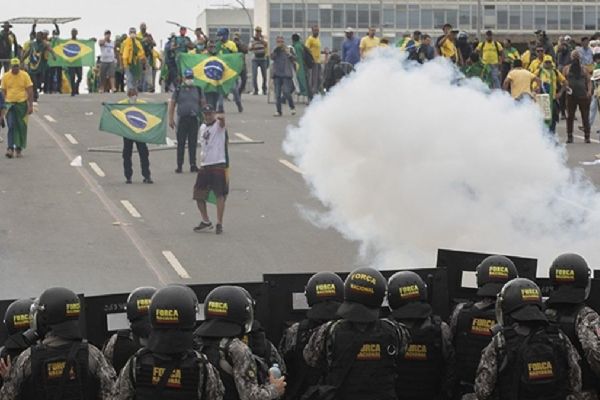 Brezilya güvenliği artırıyor! Sınır ve limanlara asker konuşlandıracak