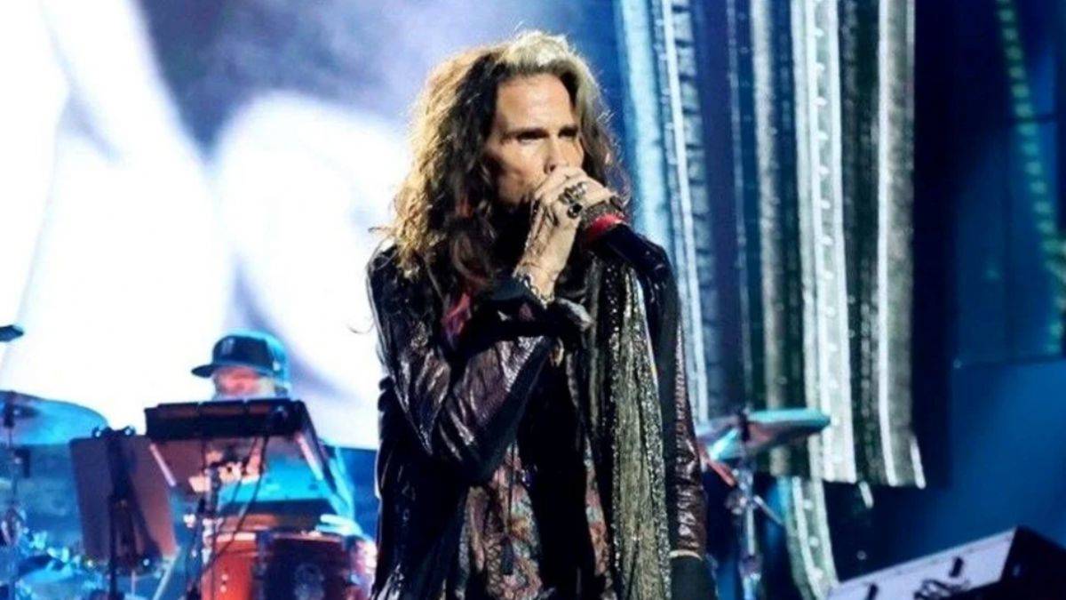 Ünlü rock solistine taciz suçlaması