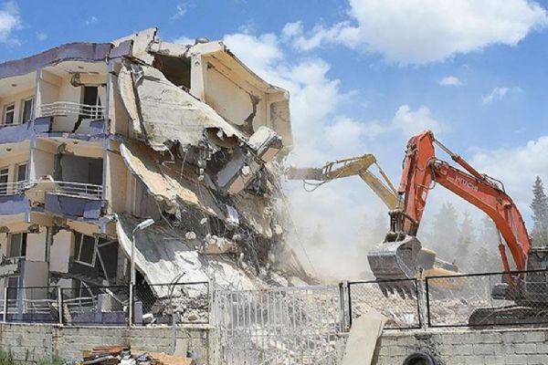 Depremin vurduğu Gaziantep'te ağır hasarlı binaların yarısını aşkını yıkıldı