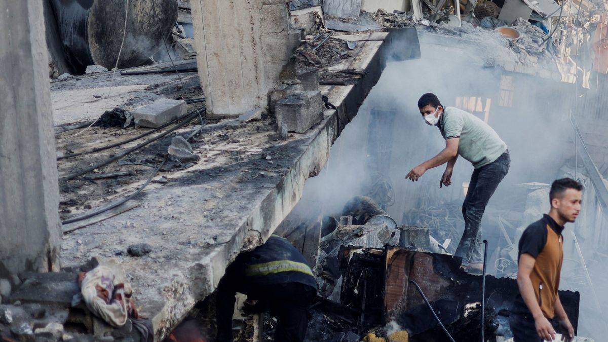 Gazzeli genç, İsrail saldırılarında yaşadıklarını Timeturk'e anlattı